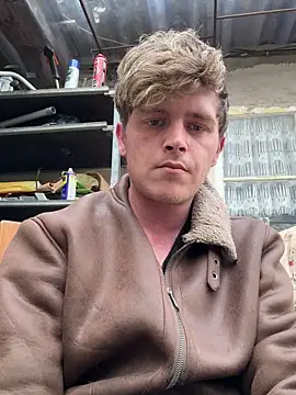 Andrewhootxx online show from March 22, 2025, 3:31 pm