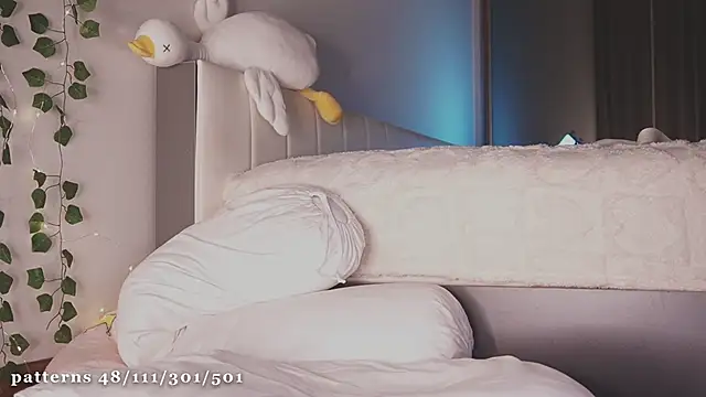 Snapshot of liassmolly1_couple chatting on February 28, 2025, 3:04 pm liassmolly1 couple online show from February 28, 2025, 3:04 pm