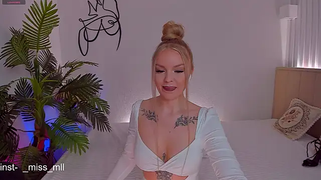 Snapshot of MaaryM chatting on February 26, 2025, 4:30 am MaaryM online show from February 26, 2025, 4:30 am