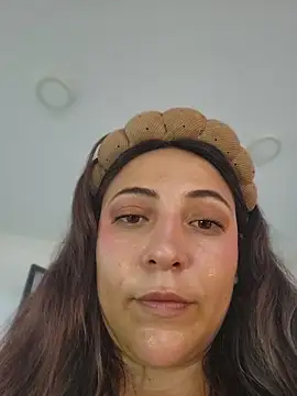 VickyHoult online show from June 18, 2026, 8:36 pm