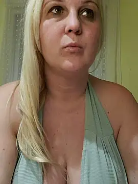 Mayci1984 online show from November 12, 2025, 10:02 pm