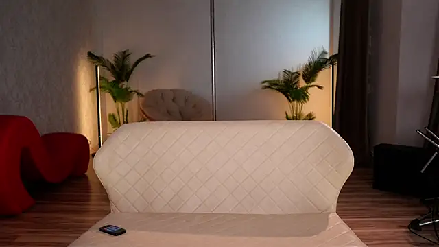 KittyCaitlin online show from April 21, 2026, 1:42 am