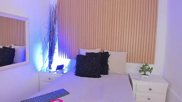 GenesisRuiz online show from February 25, 2026, 1:44 pm