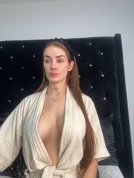 Snapshot of SofiaCarter chatting on December 27, 2024, 8:39 pm SofiaCarter online show from December 27, 2024, 8:39 pm