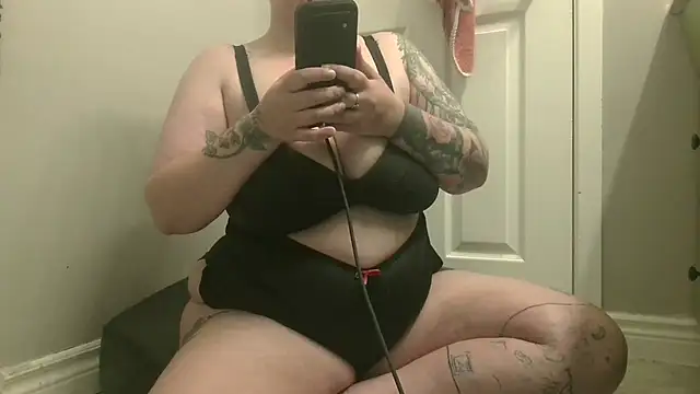 Sugarbabe69 online show from June 14, 2026, 10:44 pm