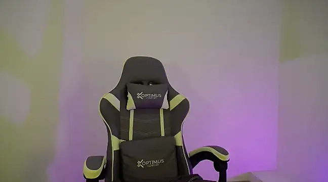 cutie and slutty online show from January 13, 2025, 12:30 am