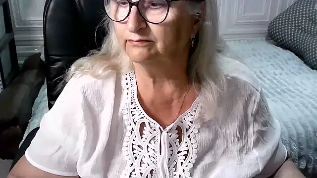Snapshot of LolkaAlyss chatting on July 5, 2026, 10:27 pm LolkaAlyss online show from July 5, 2026, 10:27 pm