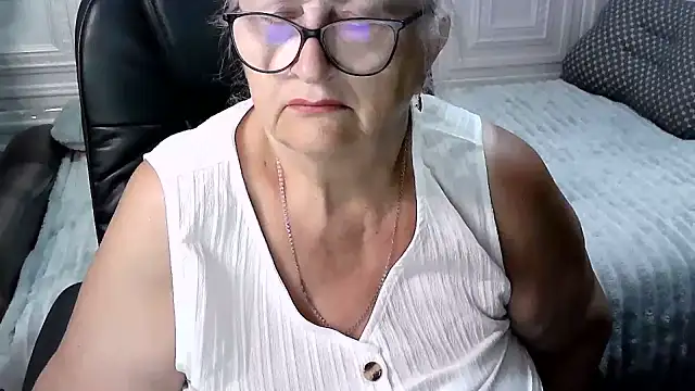Snapshot of LolkaAlyss chatting on July 11, 2026, 8:03 am LolkaAlyss online show from July 11, 2026, 8:03 am