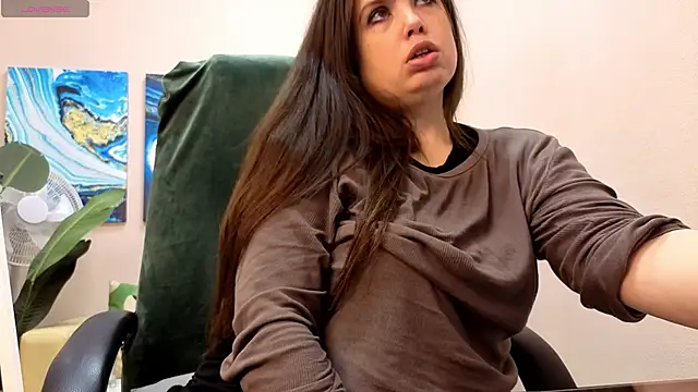 BattyMoll online show from October 22, 2025, 3:11 pm