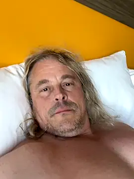 zeus337 online show from November 16, 2025, 3:17 pm