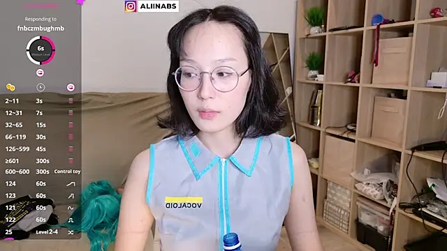 aliiiiiina online show from March 7, 2025, 3:49 pm