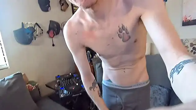 Snapshot of pyrowuff chatting on February 21, 2026, 12:12 am pyrowuff online show from February 21, 2026, 12:12 am