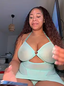 kataryna69 online show from April 13, 2026, 4:44 pm