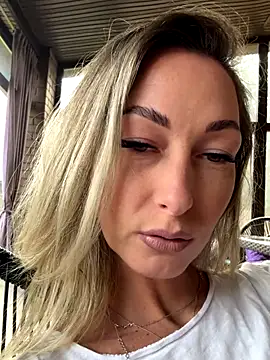 StarryHanna online show from October 4, 2025, 11:45 am