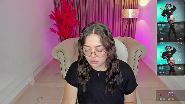 Snapshot of emmy_walker chatting on March 6, 2025, 10:52 am emmy walker online show from March 6, 2025, 10:52 am