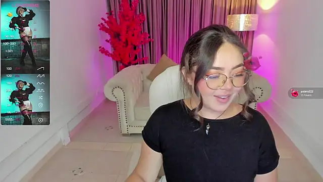 Snapshot of emmy_walker chatting on March 4, 2025, 11:08 am emmy walker online show from March 4, 2025, 11:08 am