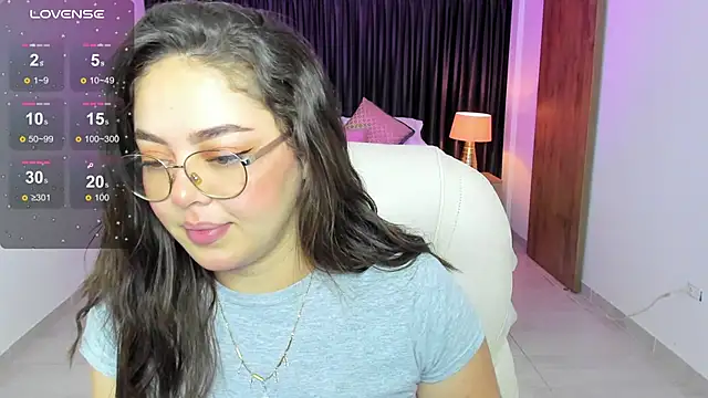 Snapshot of emmy_walker chatting on March 22, 2025, 11:00 am emmy walker online show from March 22, 2025, 11:00 am