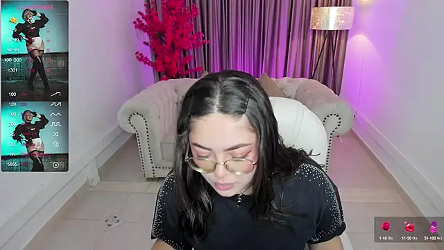 Snapshot of emmy_walker chatting on February 28, 2025, 11:14 am emmy walker online show from February 28, 2025, 11:14 am