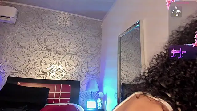 vennus1  online show from November 12, 2025, 5:11 am