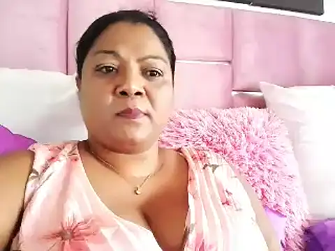Snapshot of IndianDelia chatting on March 15, 2025, 1:18 pm IndianDelia online show from March 15, 2025, 1:18 pm