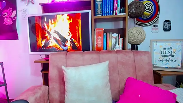 Snapshot of CiaraaSweet chatting on February 3, 2026, 12:10 am CiaraaSweet online show from February 3, 2026, 12:10 am