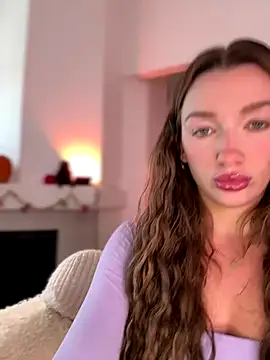 SerenaCloud online show from October 30, 2025, 6:05 pm