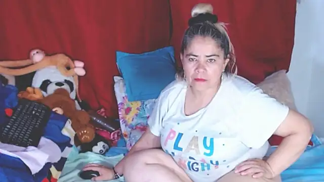 estrellita fugaz16x online show from November 6, 2025, 3:32 am