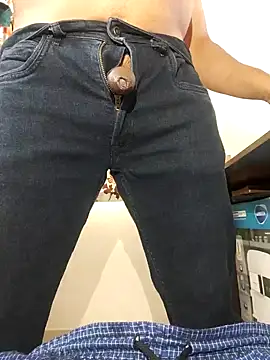 Snapshot of captain_juicyprecum chatting on December 4, 2024, 4:37 am captain juicyprecum online show from December 4, 2024, 4:37 am