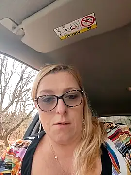 Snapshot of winniess40 chatting on March 3, 2025, 2:28 pm winniess40 online show from March 3, 2025, 2:28 pm
