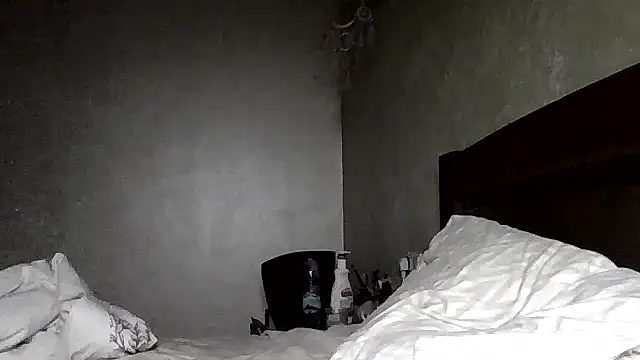 JulianaGold1 online show from March 2, 2026, 7:43 pm