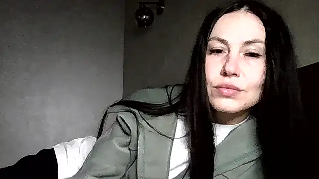 Snapshot of JulianaGold1 chatting on February 15, 2026, 9:25 pm JulianaGold1 online show from February 15, 2026, 9:25 pm