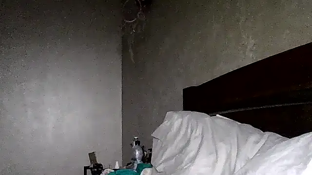 Snapshot of JulianaGold1 chatting on February 28, 2026, 9:14 pm JulianaGold1 online show from February 28, 2026, 9:14 pm