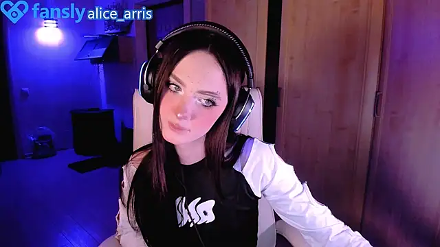 Alice  Aris online show from February 11, 2026, 6:52 pm