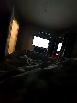 Snapshot of elenaUK chatting on January 1, 2025, 3:35 pm elenaUK online show from January 1, 2025, 3:35 pm