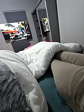 Snapshot of elenaUK chatting on December 23, 2024, 6:48 pm elenaUK online show from December 23, 2024, 6:48 pm