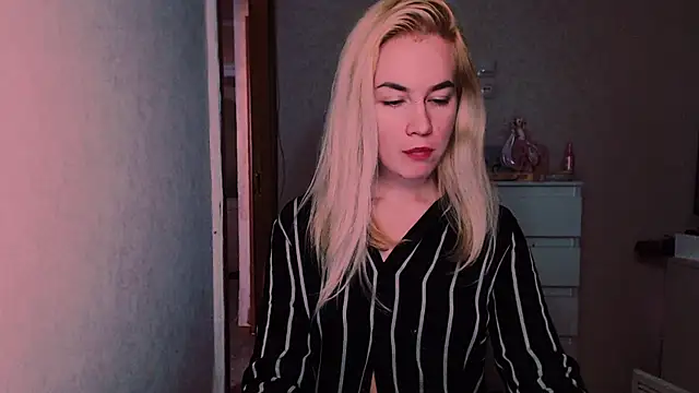 xxxcharismaaa online show from October 11, 2025, 8:37 am