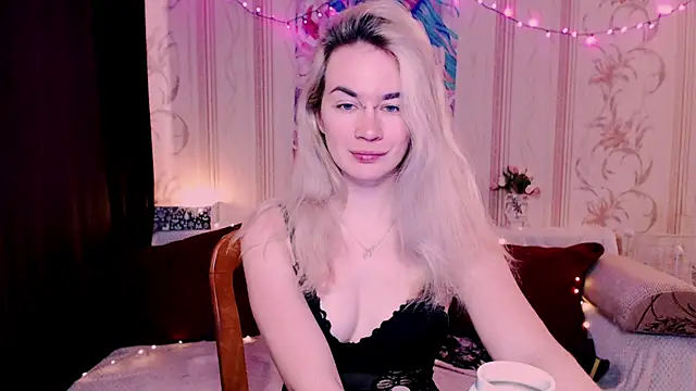 xxxcharismaaa online show from April 17, 2026, 5:54 am