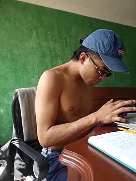 pinedasex777 online show from November 7, 2025, 3:38 pm