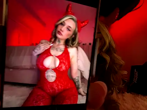 Snapshot of chloetease chatting on November 1, 2025, 4:41 am chloetease online show from November 1, 2025, 4:41 am