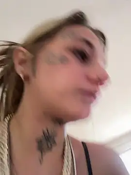 Snapshot of chloetease chatting on February 25, 2026, 5:13 pm chloetease online show from February 25, 2026, 5:13 pm