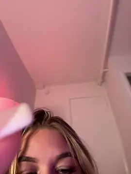chloetease online show from December 7, 2024, 3:09 am