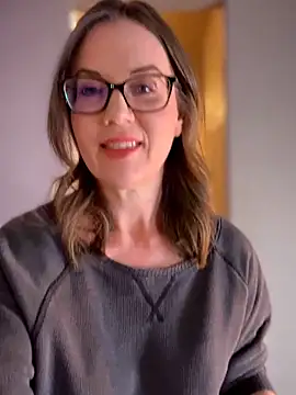 MaiseKnox online show from December 20, 2025, 9:39 pm