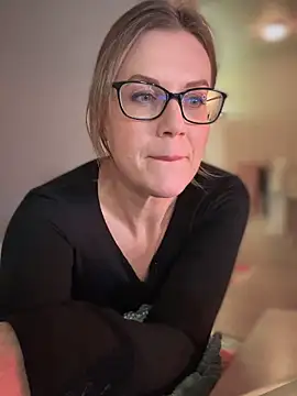 Snapshot of MaiseKnox chatting on September 14, 2025, 7:03 pm MaiseKnox online show from September 14, 2025, 7:03 pm