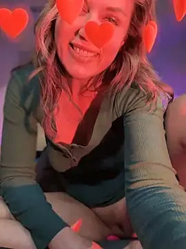 Snapshot of MaiseKnox chatting on February 1, 2025, 3:19 am MaiseKnox online show from February 1, 2025, 3:19 am