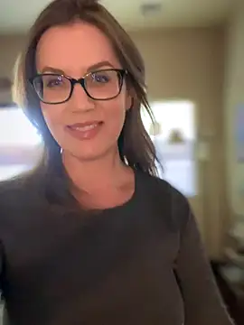 Snapshot of MaiseKnox chatting on September 12, 2025, 11:26 pm MaiseKnox online show from September 12, 2025, 11:26 pm