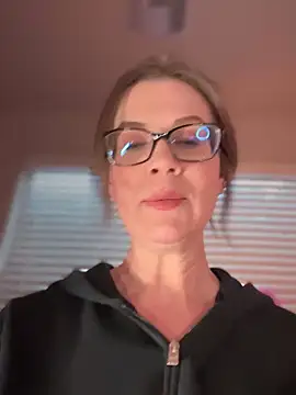 Snapshot of MaiseKnox chatting on January 22, 2025, 12:16 am MaiseKnox online show from January 22, 2025, 12:16 am