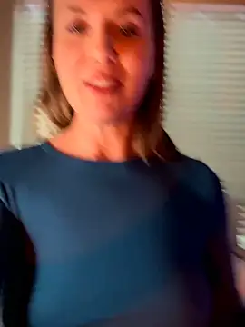 MaiseKnox online show from February 13, 2026, 10:10 pm