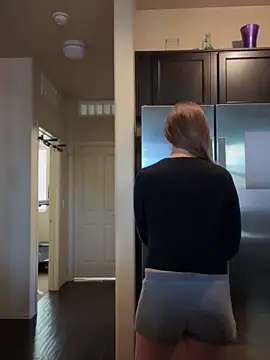 MaiseKnox online show from October 17, 2025, 10:11 pm