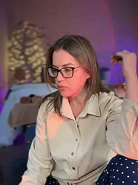 Snapshot of MaiseKnox chatting on March 16, 2025, 7:49 pm MaiseKnox online show from March 16, 2025, 7:49 pm