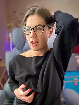 MaiseKnox online show from March 15, 2026, 6:26 pm